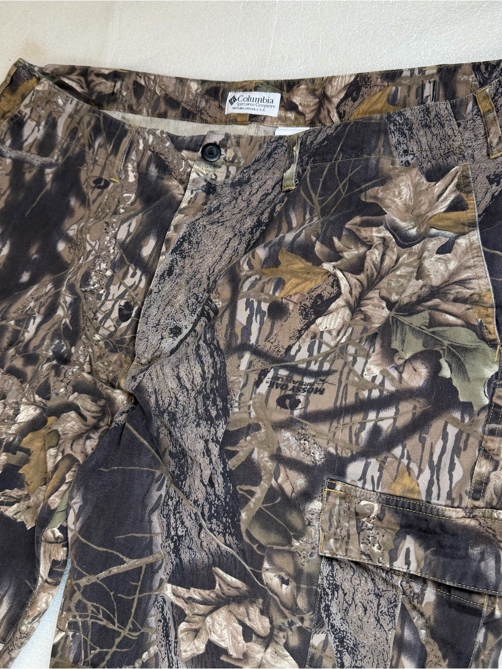 Columbia Mossy Oak Men’s 44x32 Break-Up Camo Cargo Hunting Pants Waist Flaw